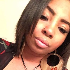 Meet your Posher, Tia